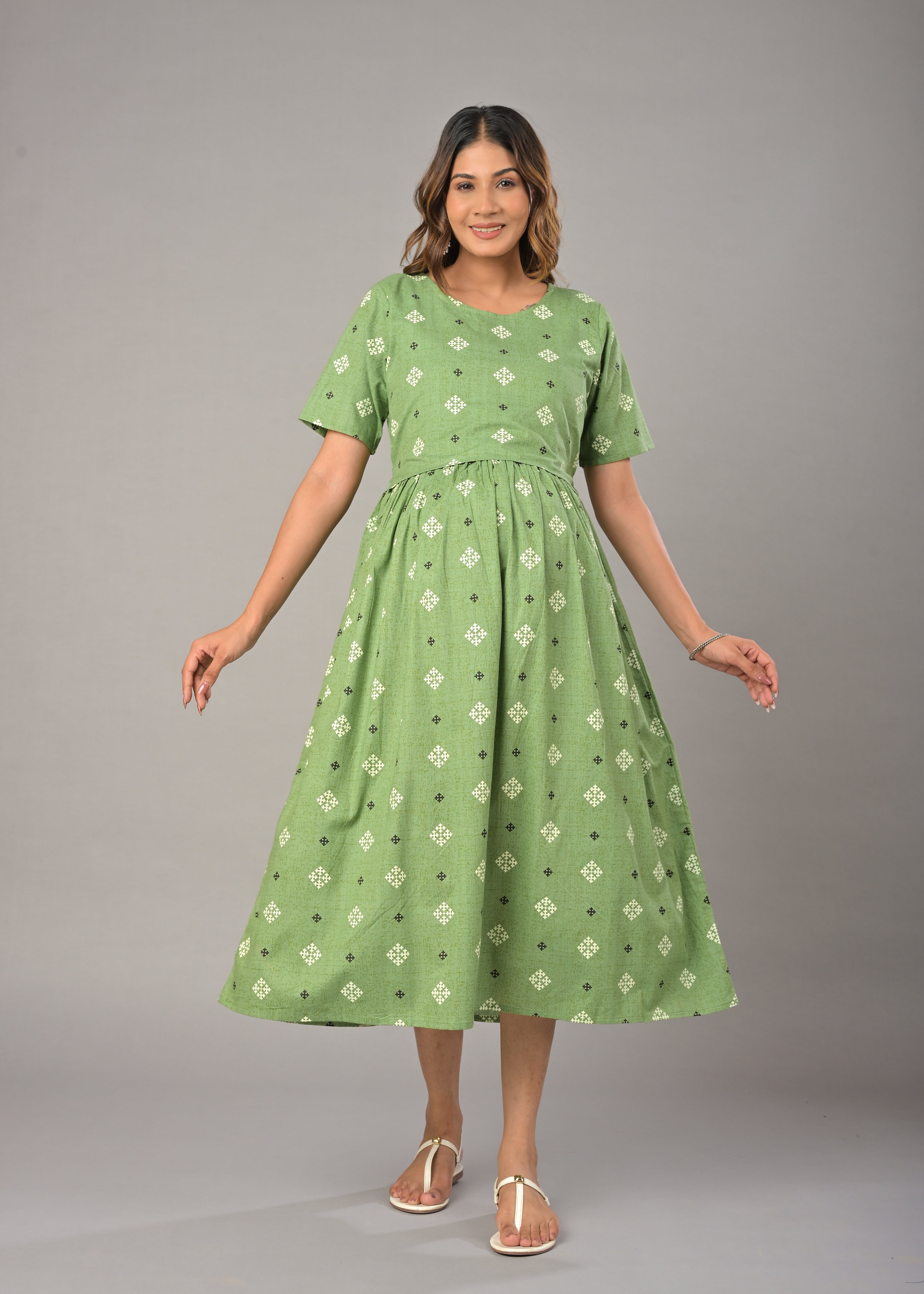 Green Cotton Printed Maternity/Feeding Gown
